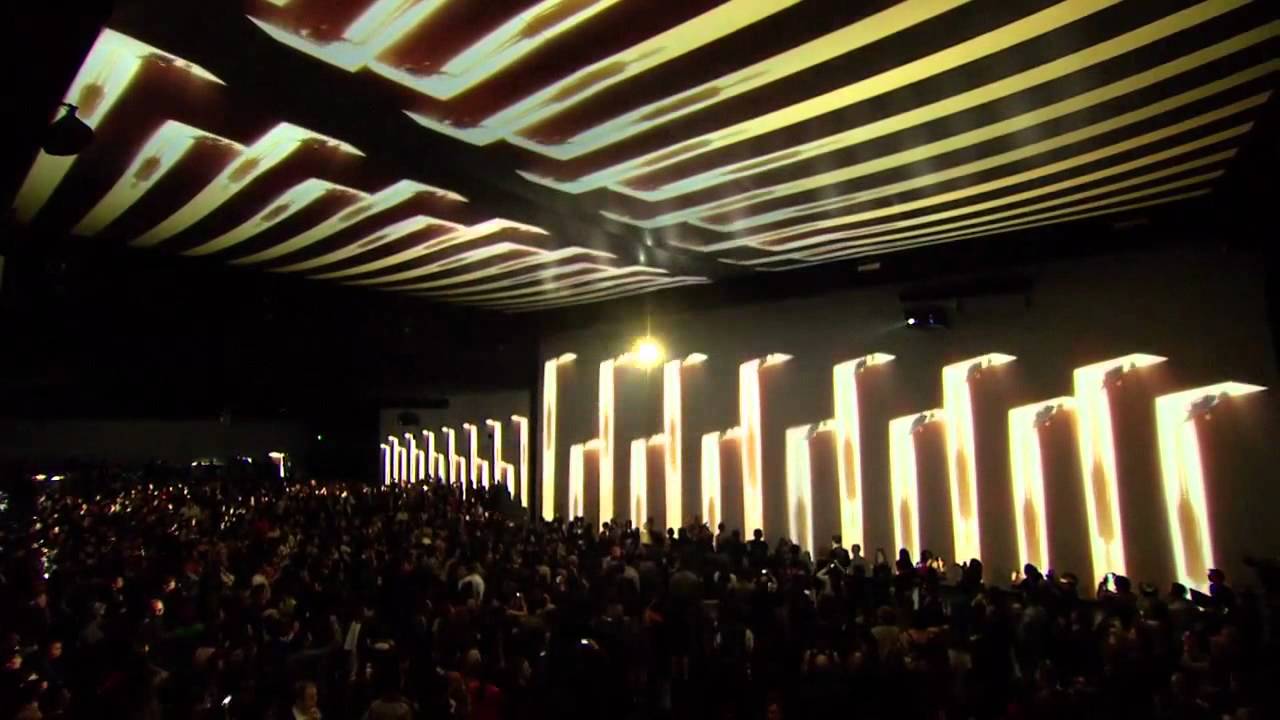2011 April Burberry Beijing Full Show