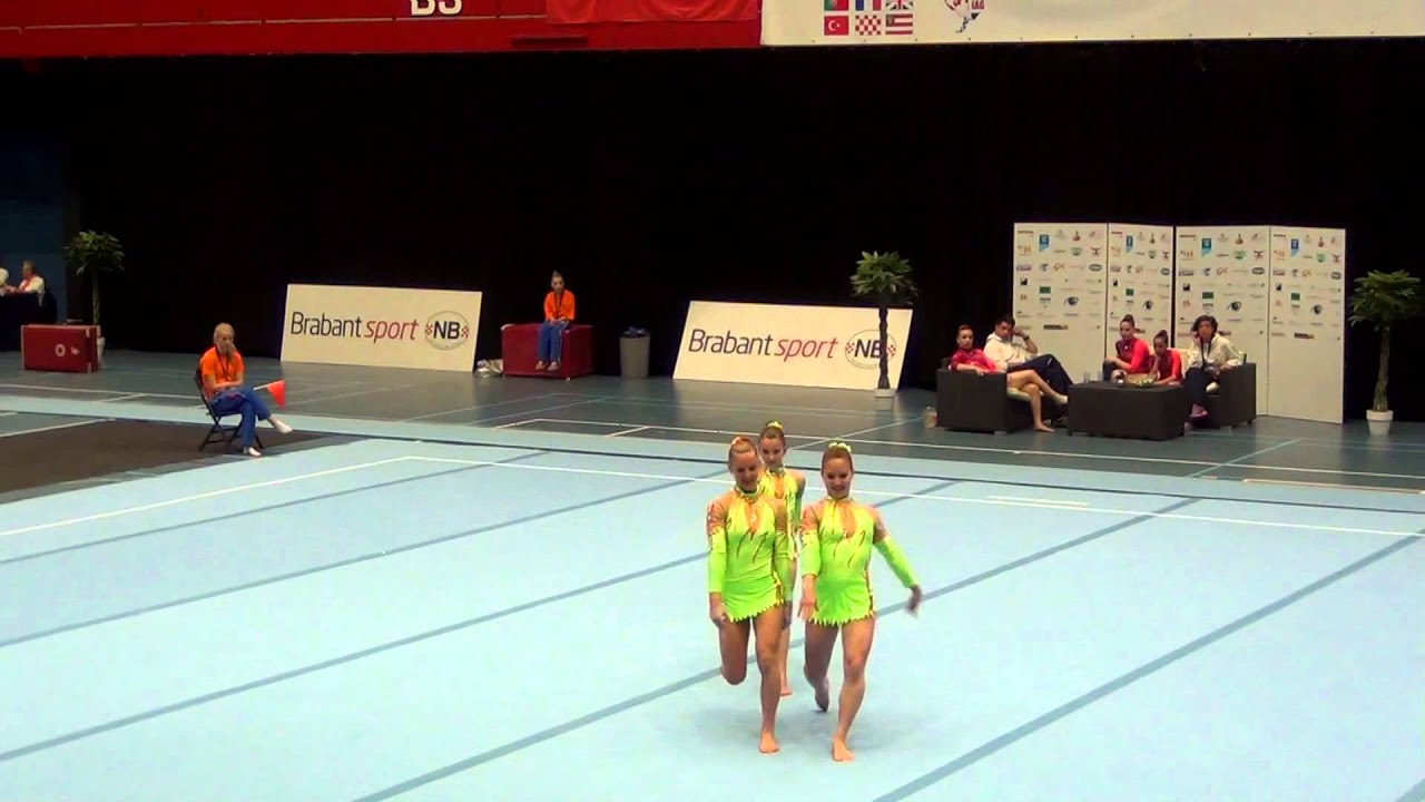 IAG 2014   179   047   WG   Age 10 18   Com   BEL   Sportac 86 Deinze, Bieke de Keyzer, Lisa Roels &