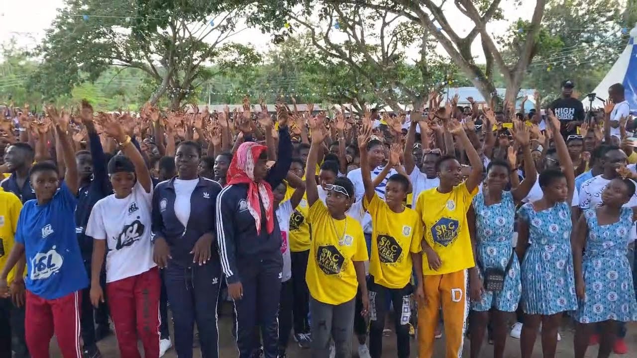 DopeNation Amazing performance at Kwanyako senior high school.