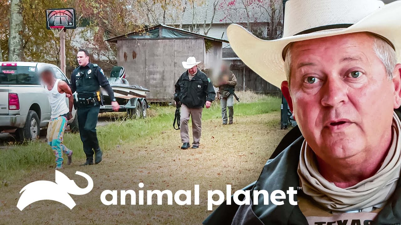 Guardi&aacute;n asiste en b&uacute;squeda de ladrones fugitivos | Guardianes de Texas | Animal Planet