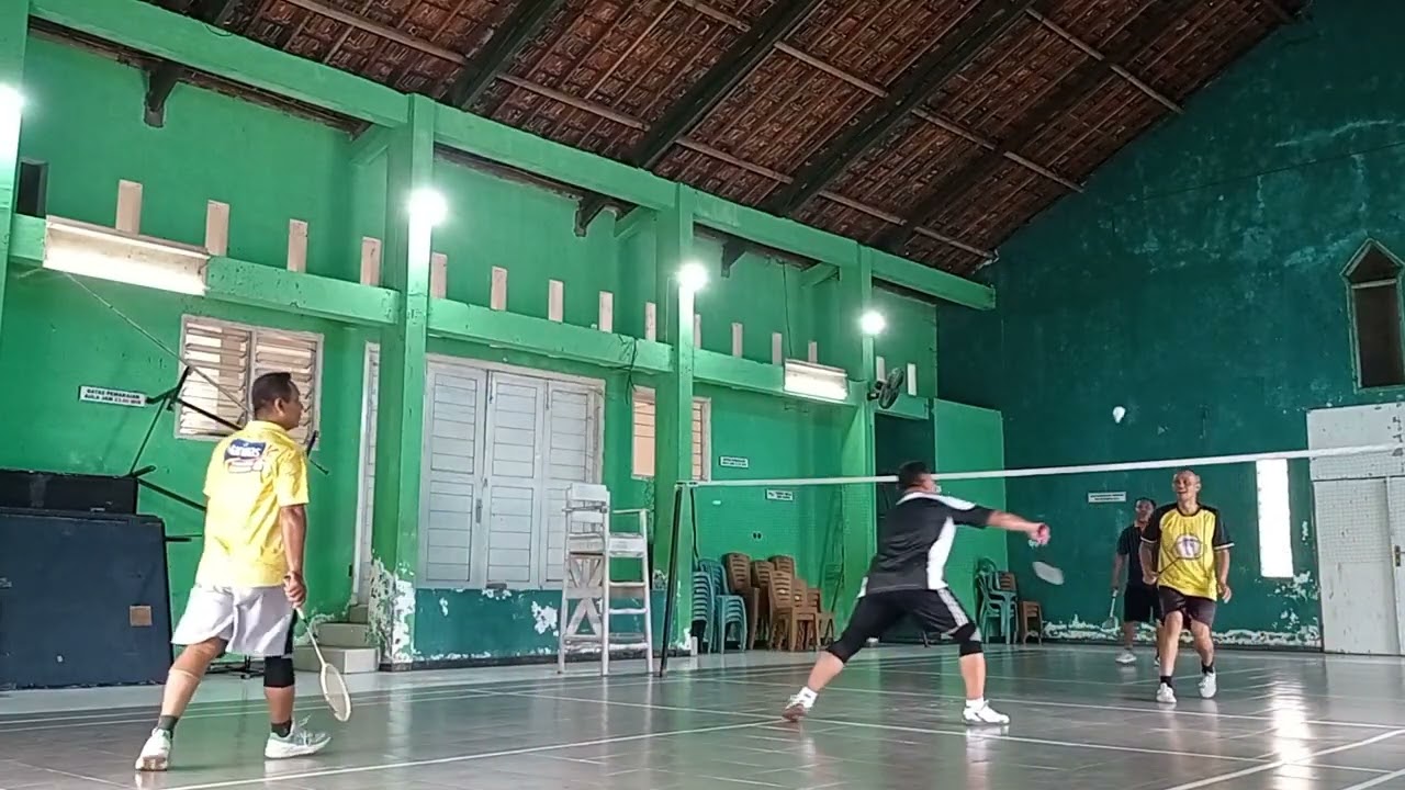 Tidak semua bisa dijelaskan, kadang yo jaluk di cemesh barang ...#badminton #badmintolovers