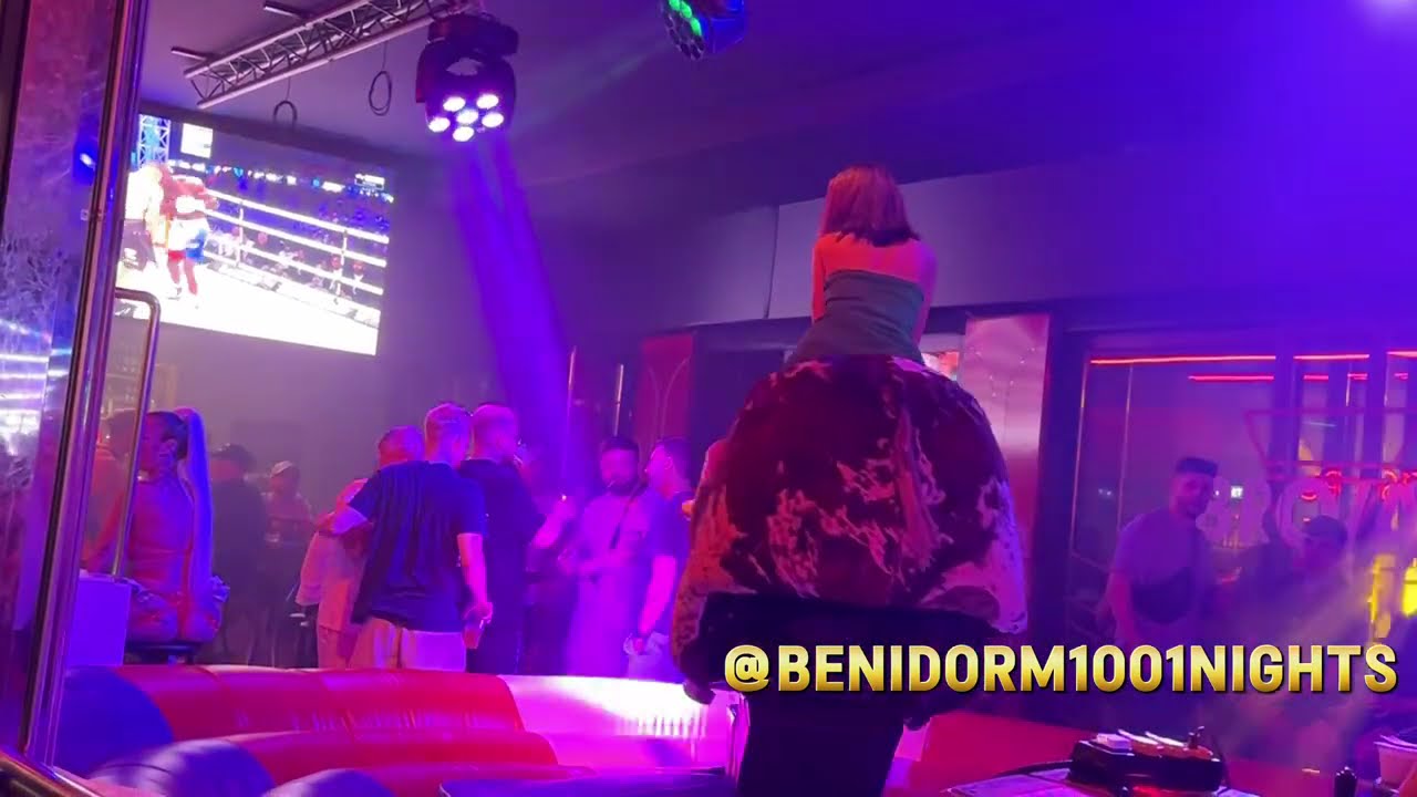 Brunette Girl in Beautiful Green Dress Ride on Mechanical Bull in Benidorm |  4K Bull Riding