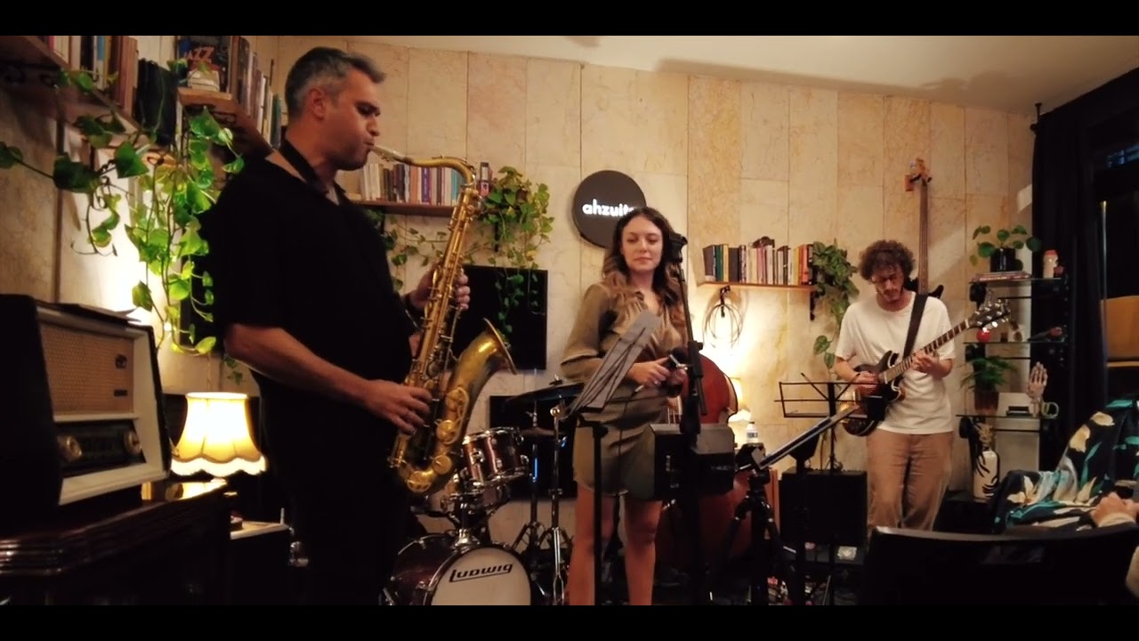 Softly, As In A Morning Sunrise - Seçil Soylu Quintet