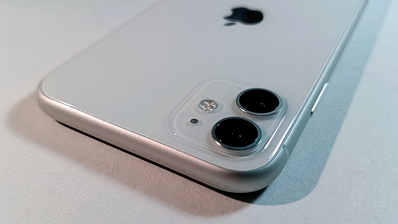 iPhone 11 в 2025 году - ОН МЕНЯ УДИВИЛ! (Обзор)
