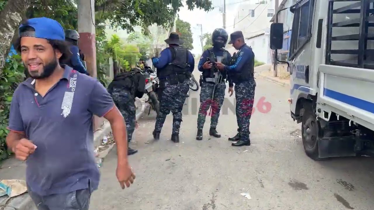 “Al medio dia” recorrido de la policía en San Francisco de Macorís 