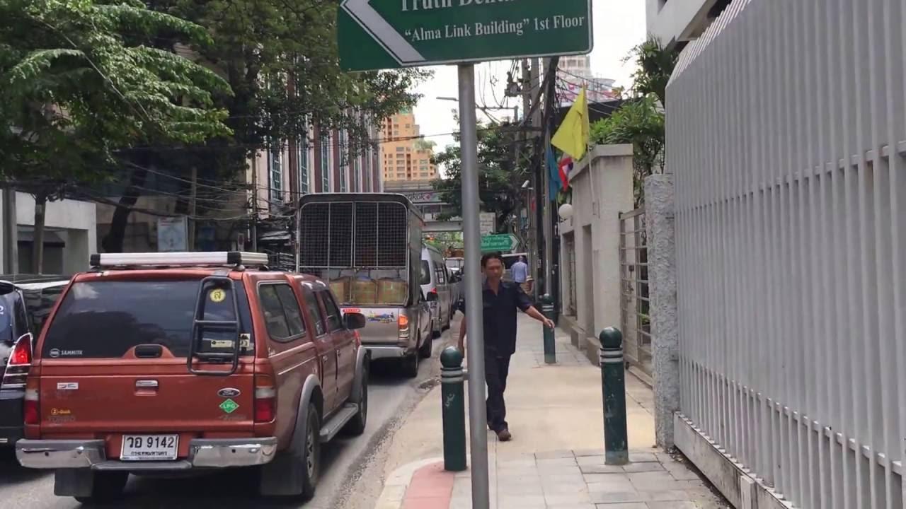 Actual walk from 28 Chidlom to Chidlom BTS Station