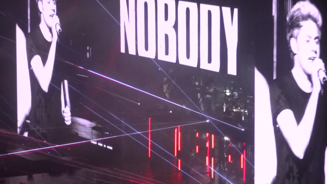 One Direction Performing Drag Me Down 3Arena Dublin 16/10/15