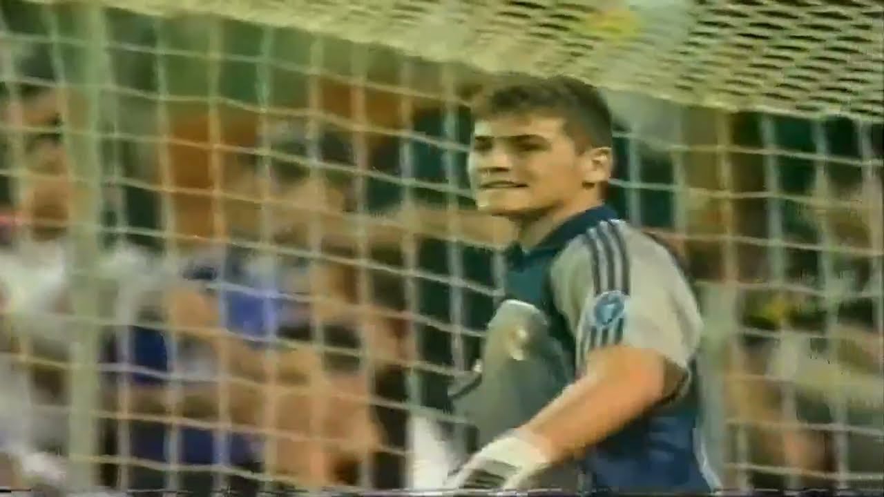 Iker Casillas Vs Lokomotiv Moscow Home UCL (Group Stage) 2000/01
