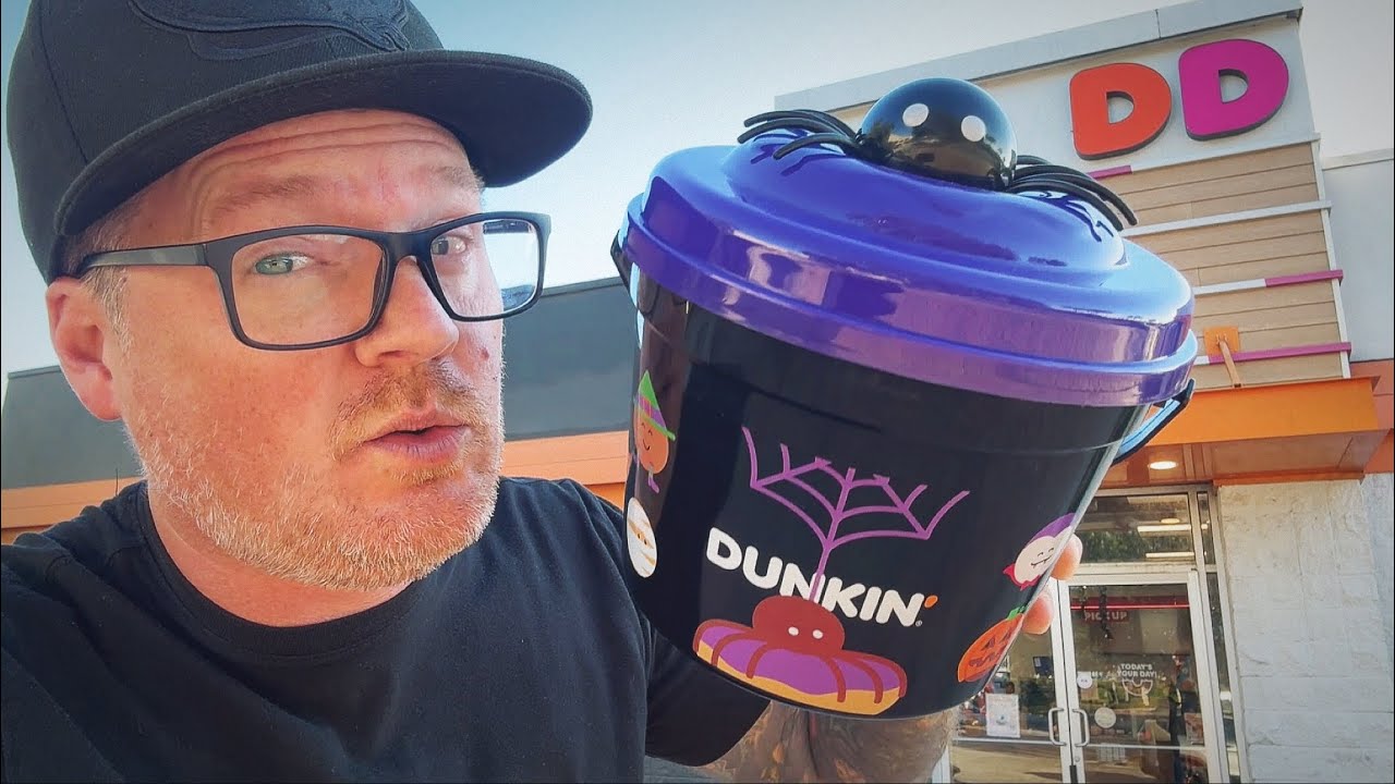 Хэллоуинское ведерко с пончиками Munchkins от Dunkin’ на 2025 год