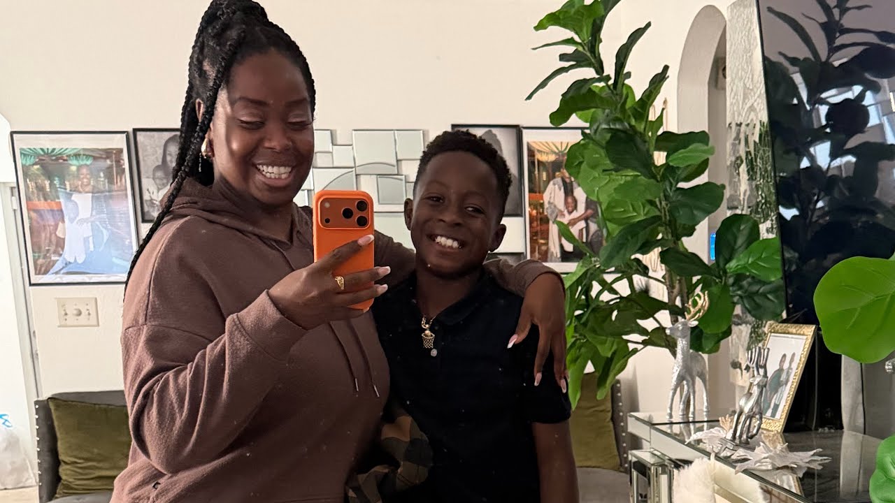 Neefah Nee is live!