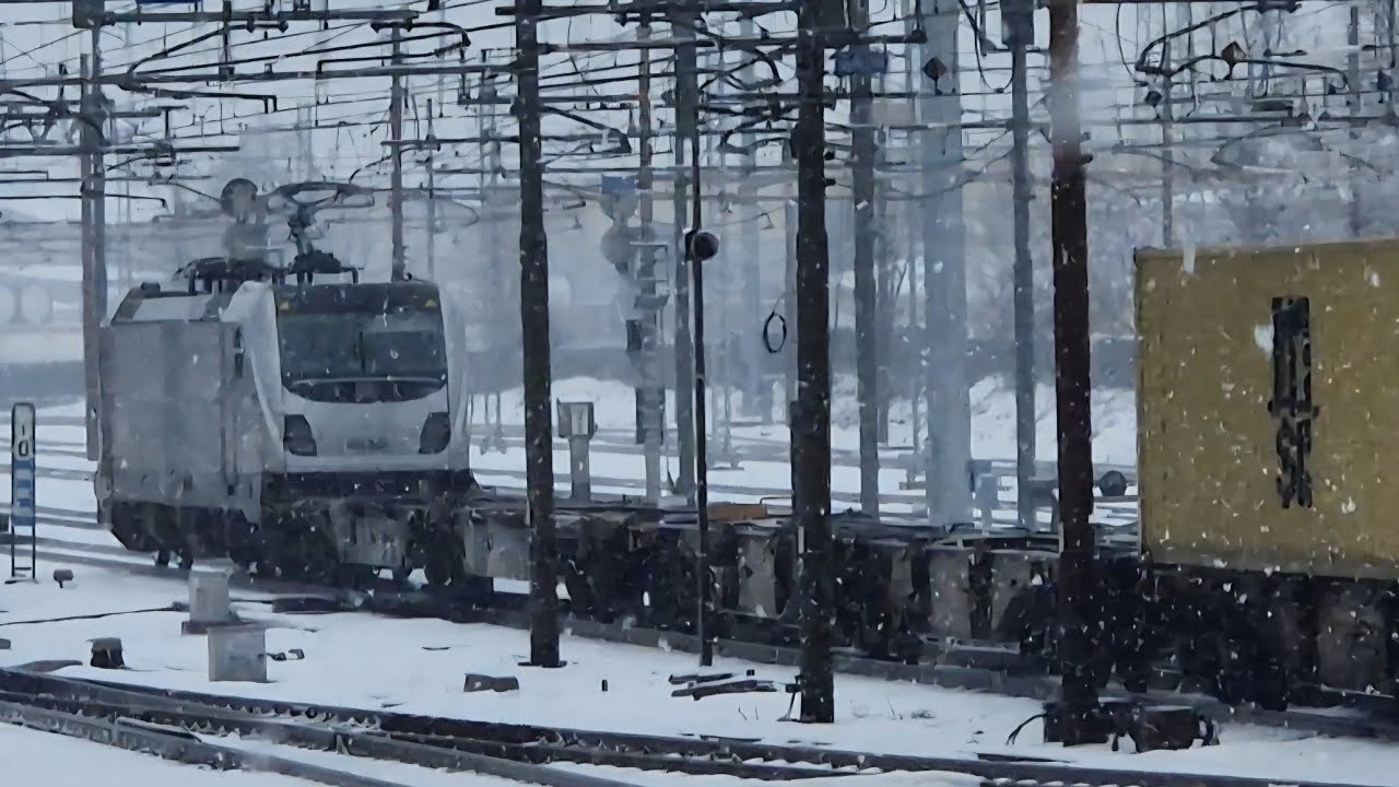 NEVE PESANTE NEI 30 MINUTI DI OROLOGIO AD ARQUATA SCRIVIA CON 3 TRENI MERCI & CONTAINERS