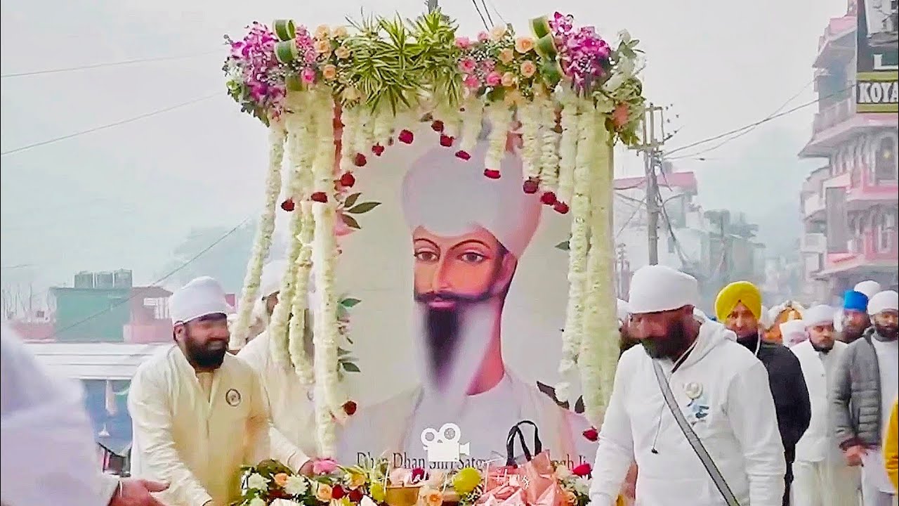 चोजी प्रीतम ने बढ़े चोज विखौने ने | Aaj More Aaye Hian | Satguru Ram Singh ji | Thakur Dalip Singh