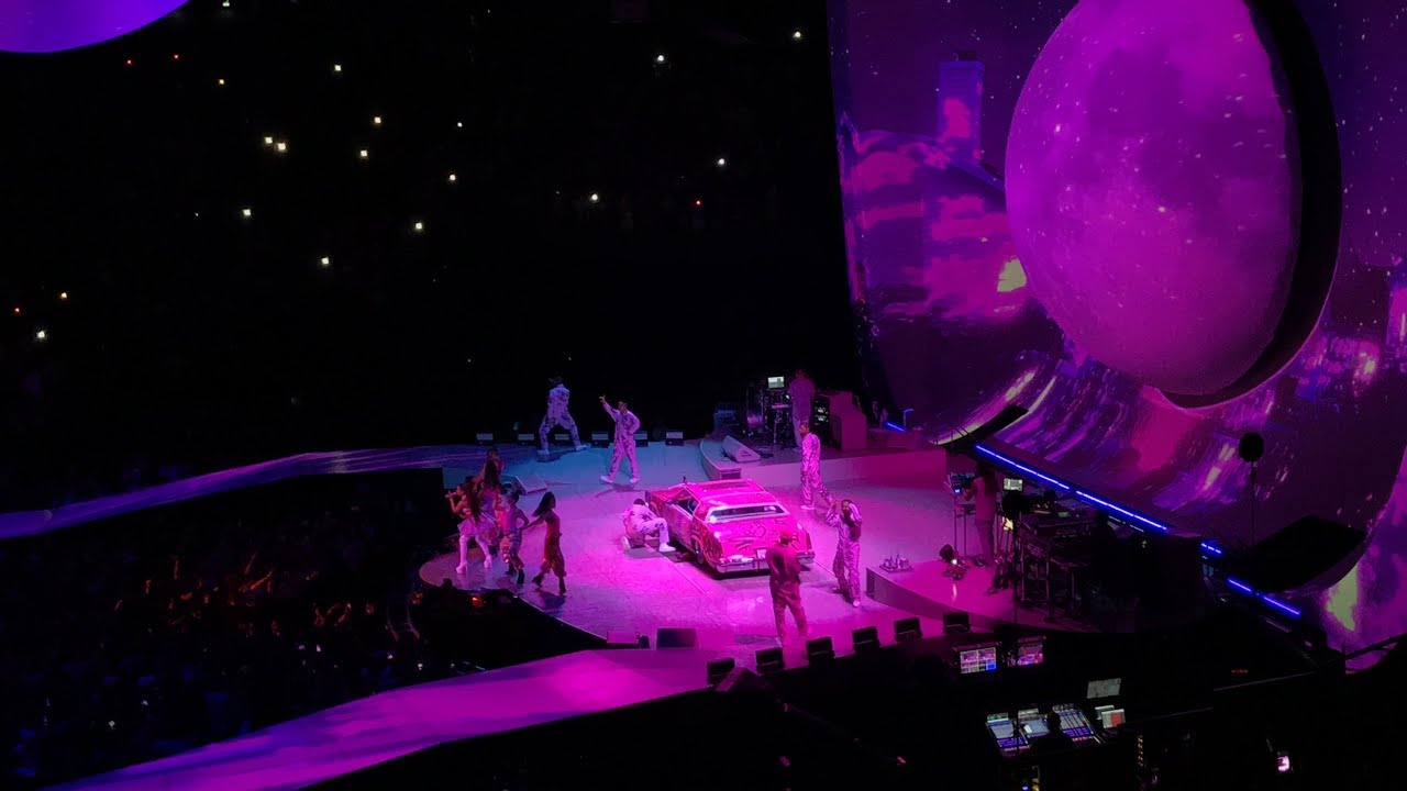 Ariana Grande - 7 Rings Live Sweetener World Tour Paris 27.08.2019