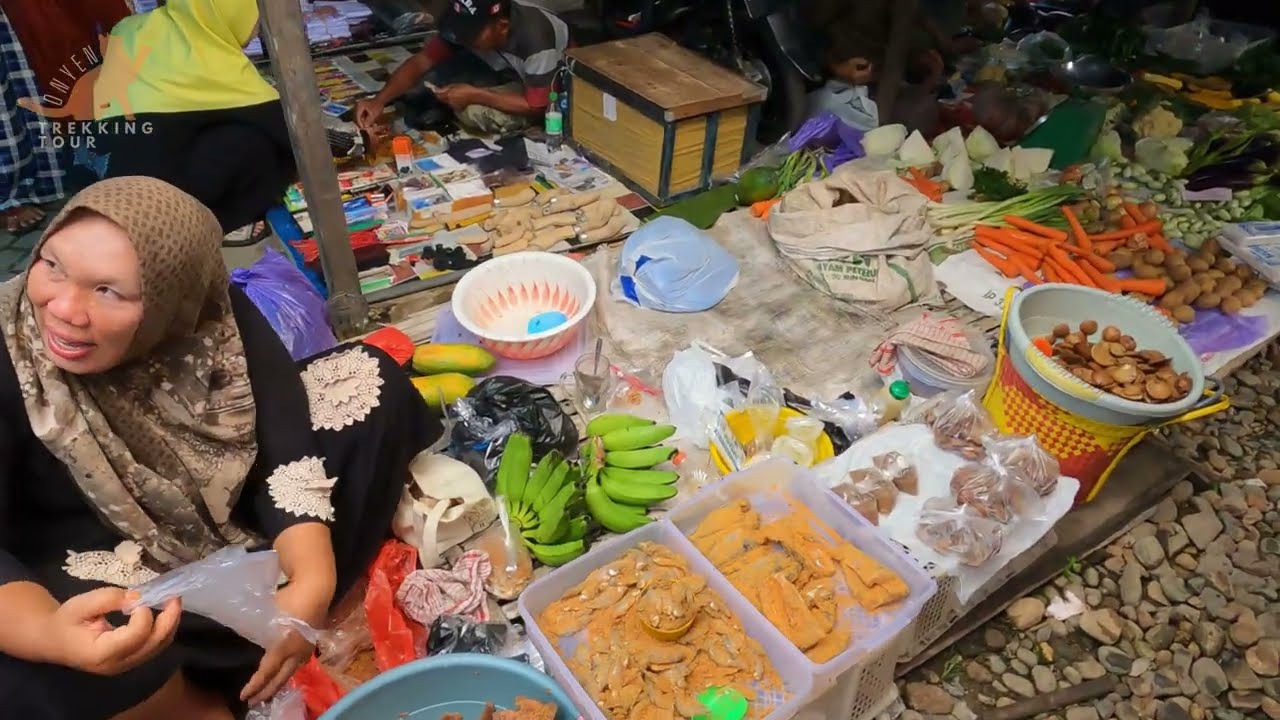 Pasar Mu'ui Haruyan ; Mu'ui Thursday Market