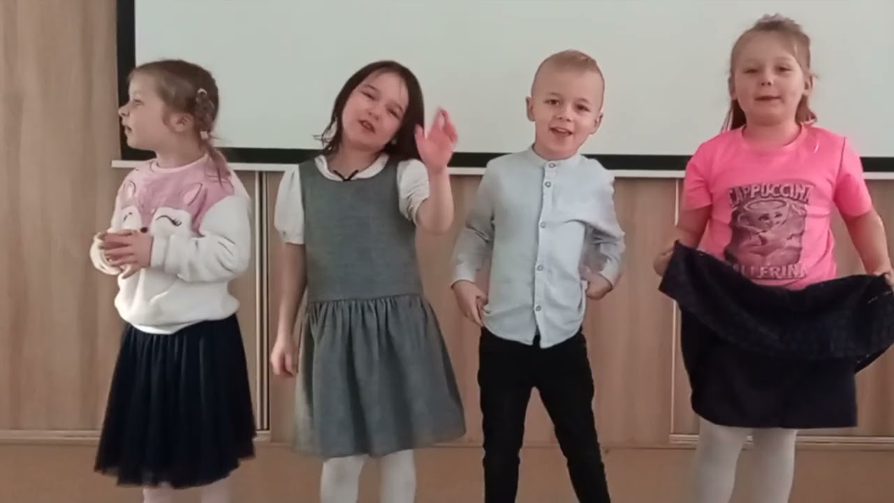 Występ dla Babci i Dziadka dzieci z grupy Żabki.