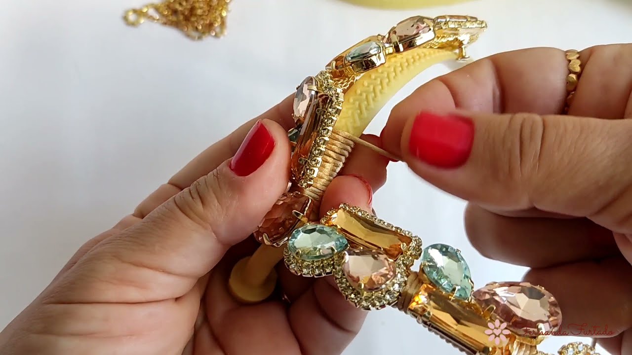 Como customizar chinelo com pedraria/Lançamento de cabedal @enfeitecia#havaianas#chinelos#cabedais