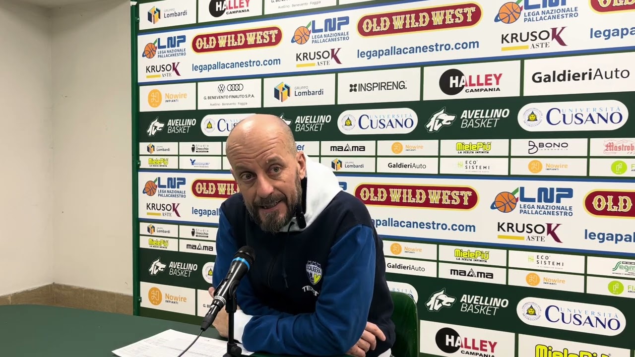 Coach Cavina al termine di Unicusano Avellino Basket - Tezenis Verona (72-71)