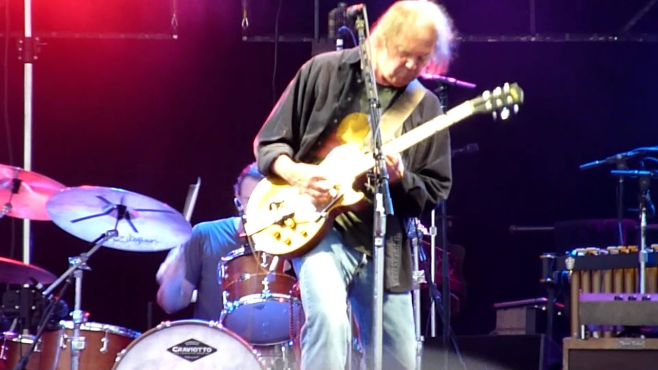 Neil Young - Mansion On The Hill(New Sound)Live From Hyde Park 27th June 2009(London)