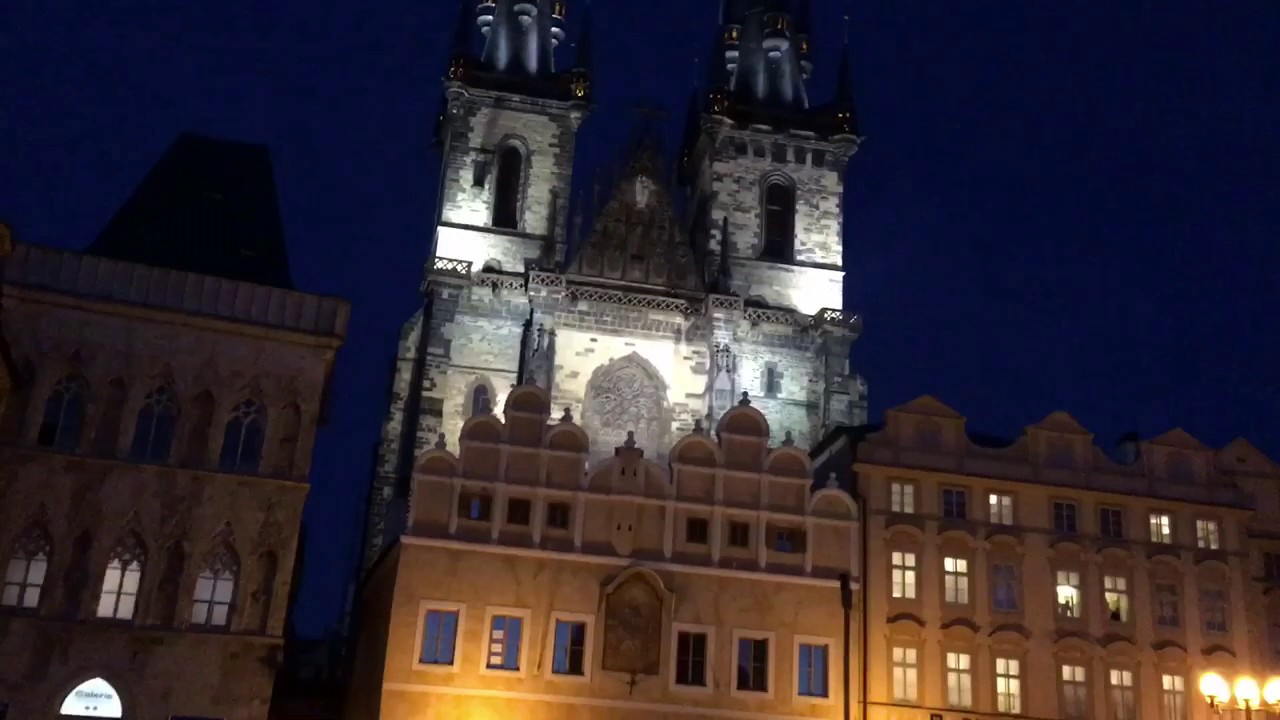 אוהדי הפועל באר שבע מרעידים את כיכר פראג .מחזור 4 , ליגה אירופית 2016/17.          צילום ועריכה A.T