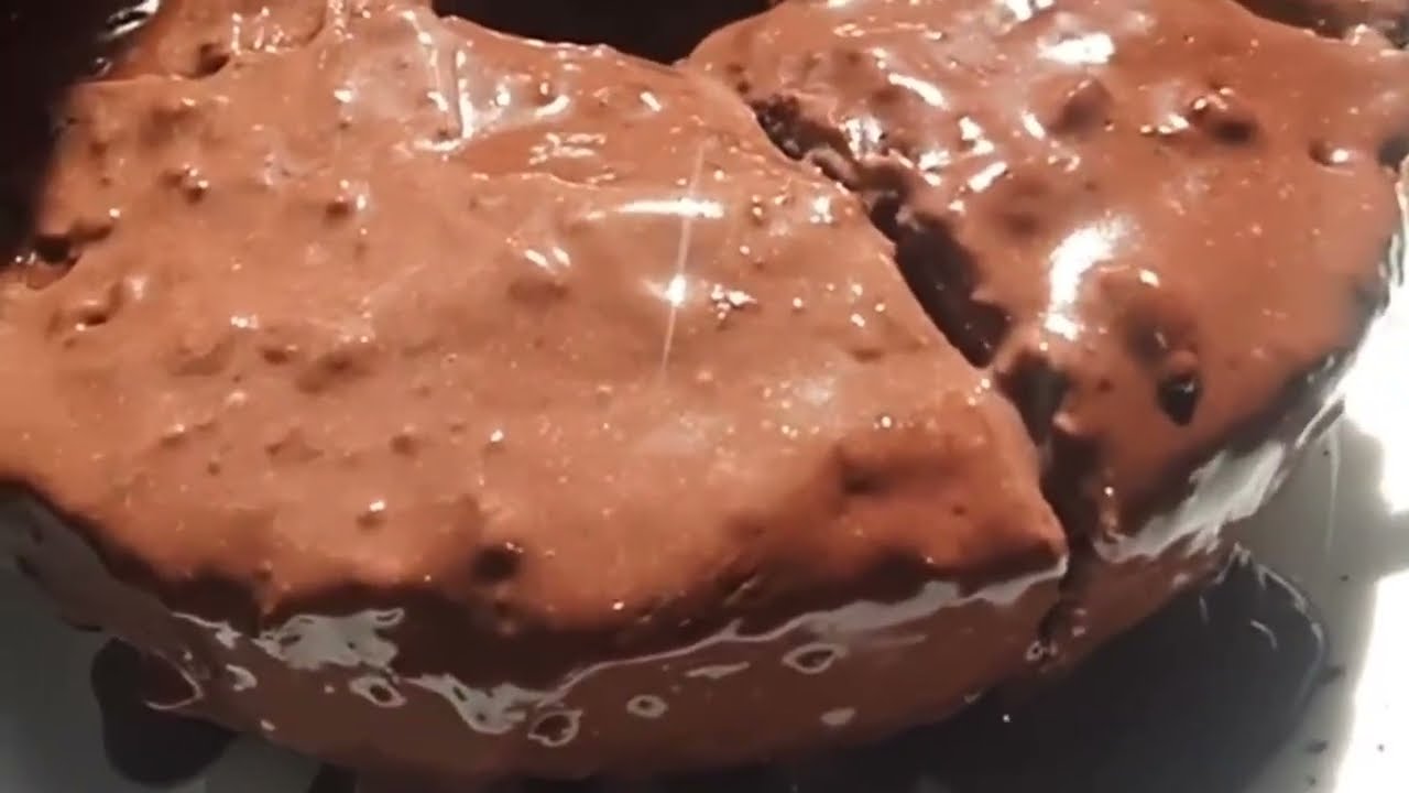 Bolo Fit de Maçã 🍎, Banana 🍌 e Cacau 🍫 – Delícia Saudável em Minutos ⏱️
