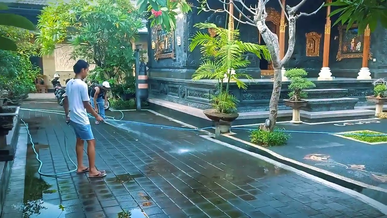 RUMAH UNIK DAN ASRI DI BALI , Wow...Suasana Sejuk Terasa Ketika Memasuki Rumah style Bali Modern ini
