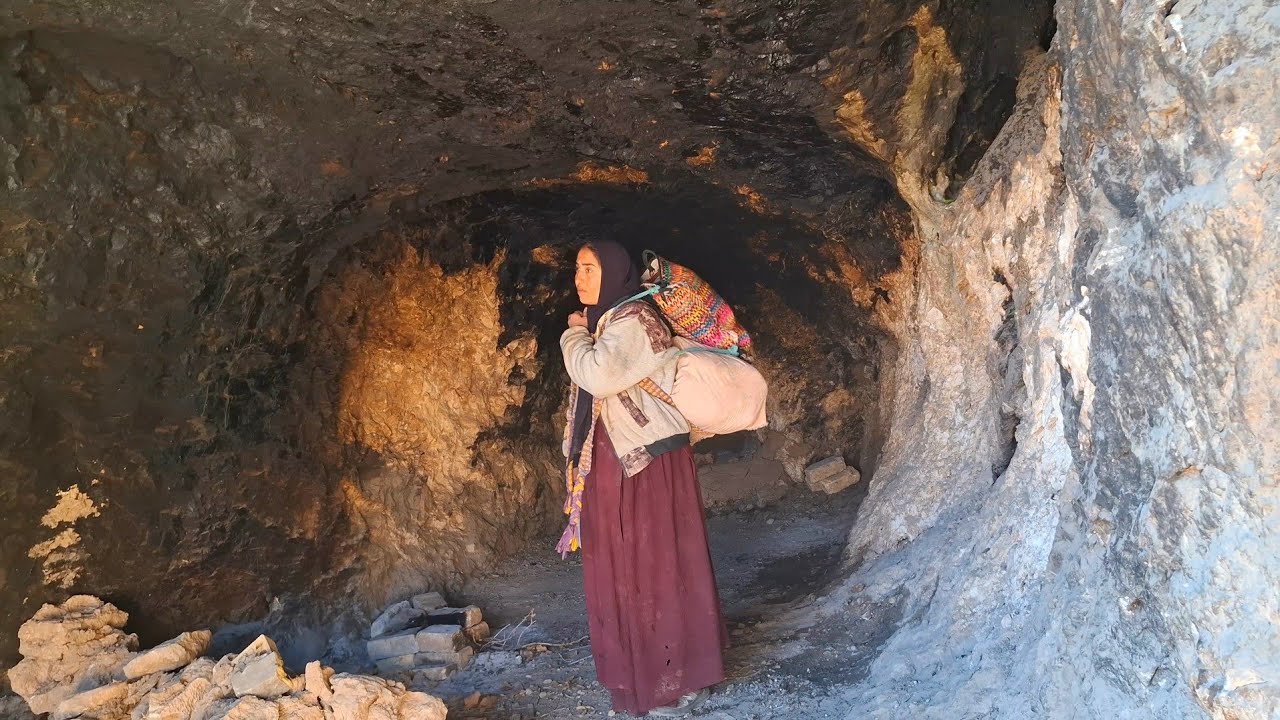A Terrifying Night in a Dark Cave | Fate of a Homeless Mother🏔🏔