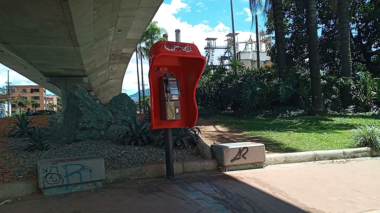 ESTACIÓN DEL METRO , ENVIGADO POR FUERA