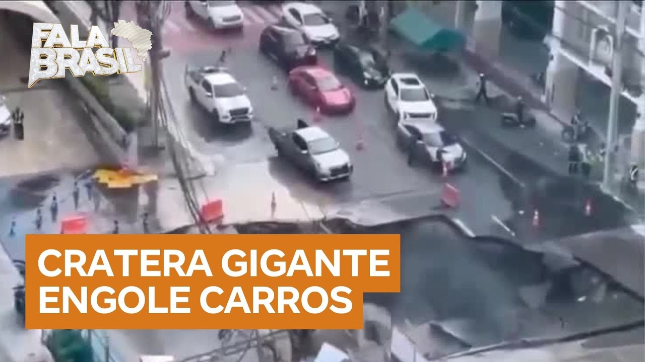 Cratera gigante engole carros e postes em avenida de Bangkok, na Tailândia