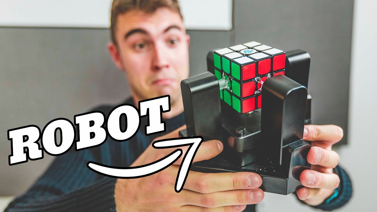 IL ROBOT CHE RISOLVE IL CUBO DI RUBIK