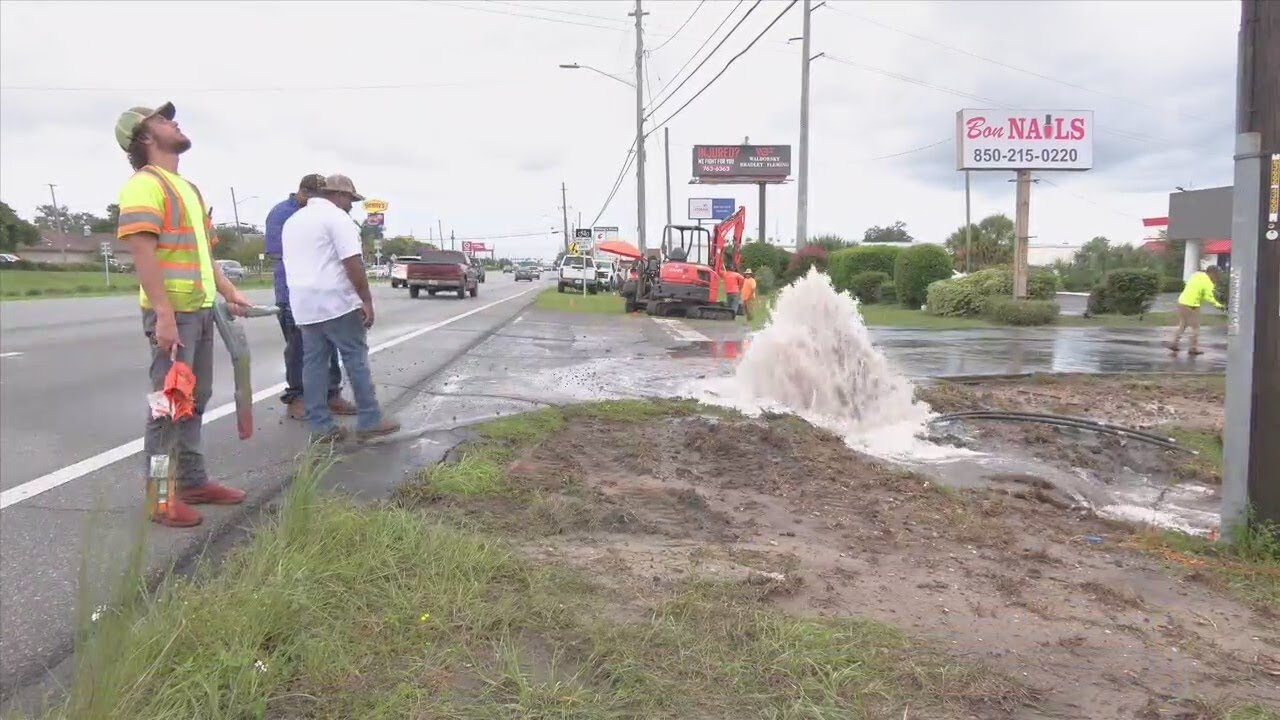 Drivers on Highway 77 in Panama City saw a strange sight around 1:30 Tuesday afternoon.