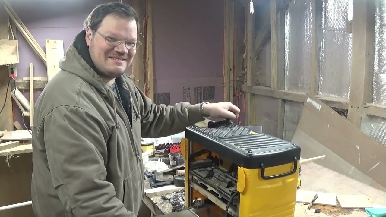 How to tear down and repair dewalt thickness bench planer Dw733