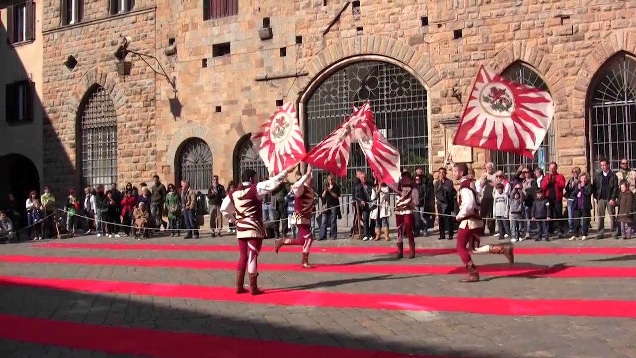 Gli sbandieratori di Volterra