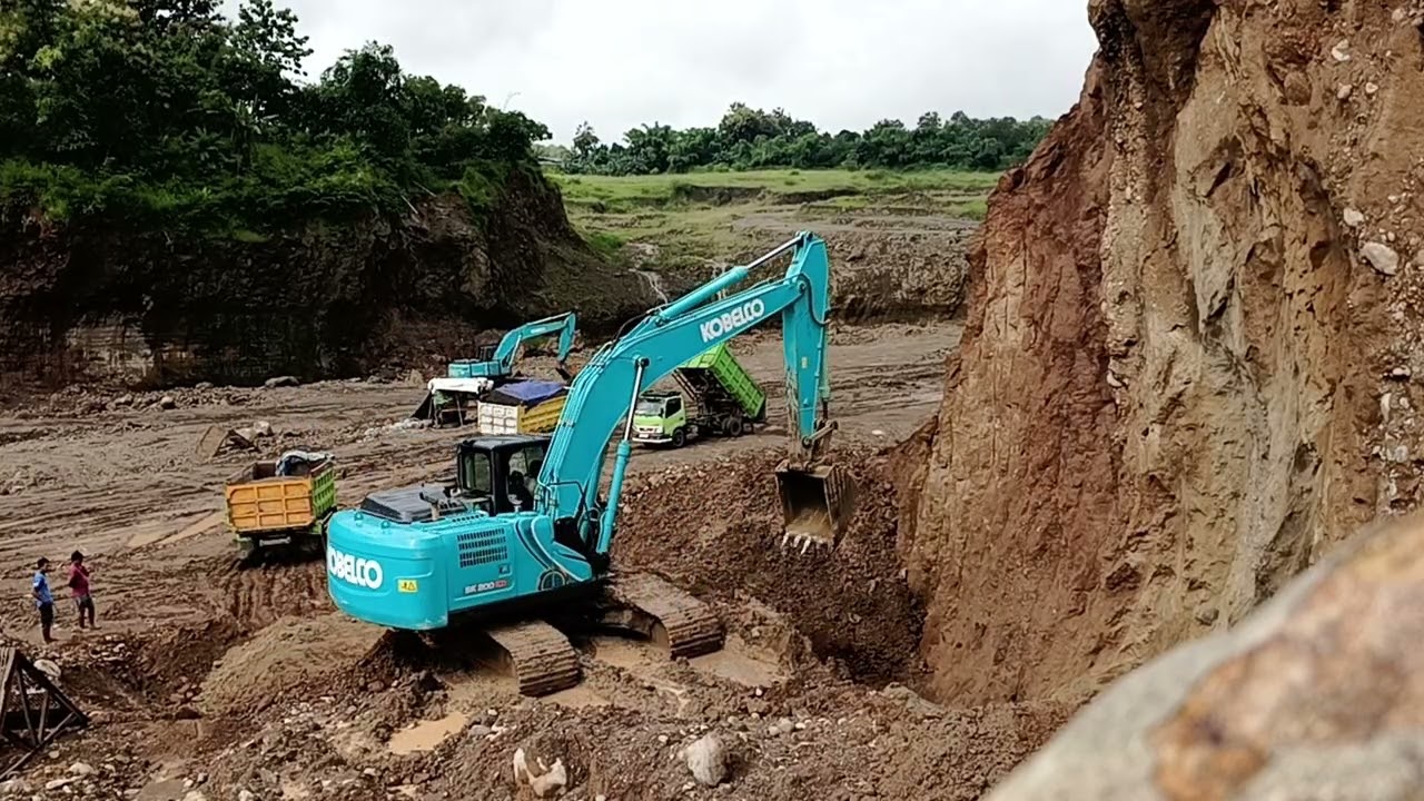 Massive Mining Excavator Kobelco SK200 Working Video