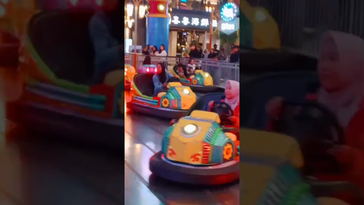 Genting malaysia bumpercar #gentinghighland #cuticutimalaysia #family #indonesia 