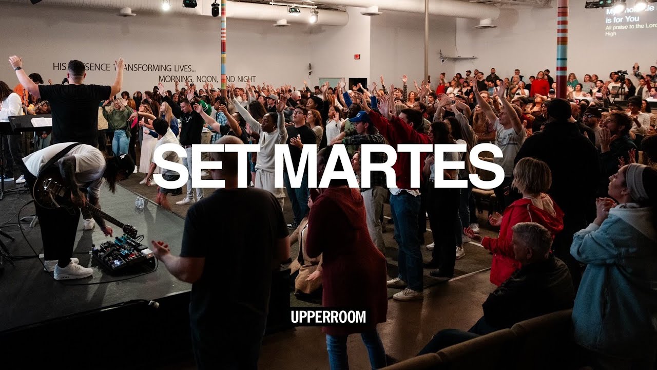 UPPERROOM Set Martes