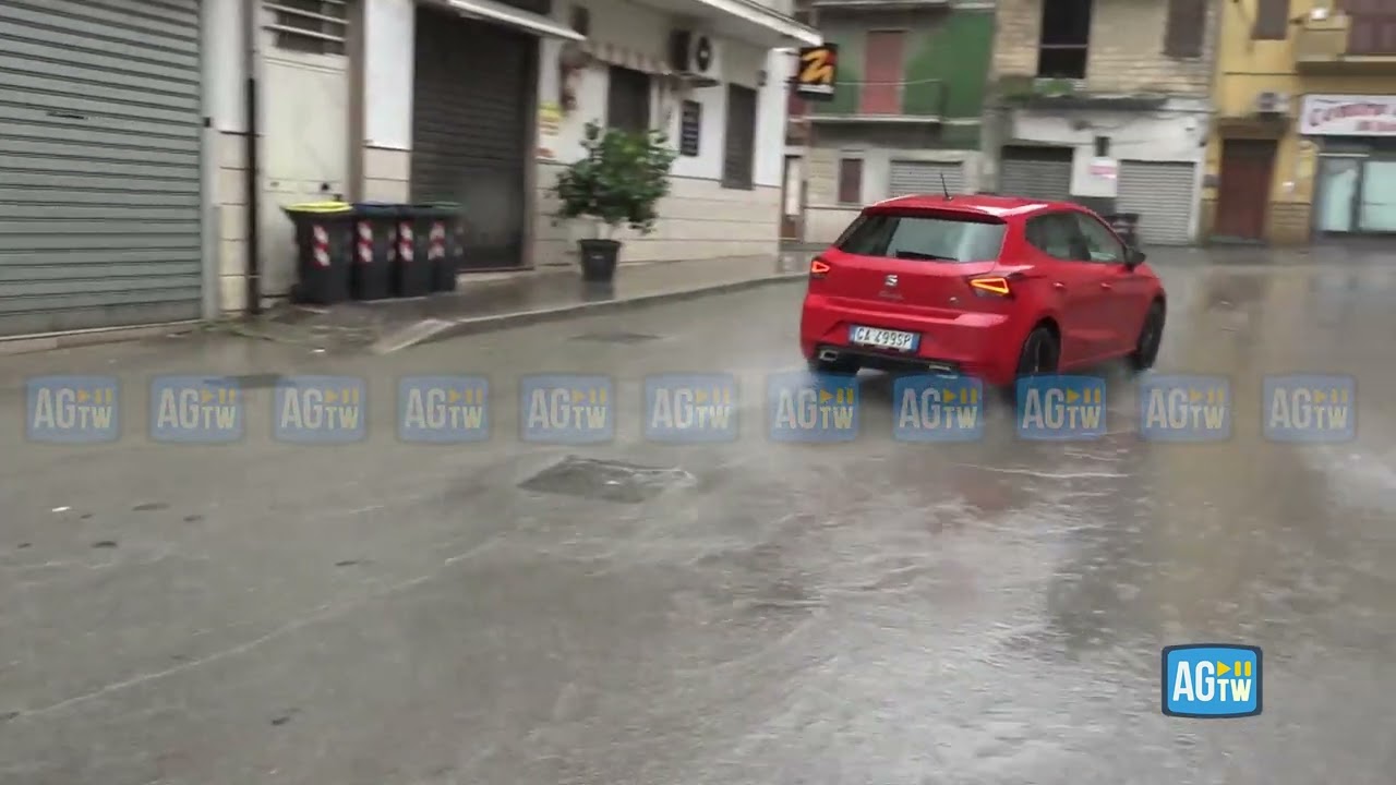Niscemi, peggiorano le condizioni meteo la citta sotto la pioggia