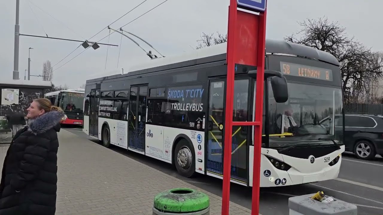 Trolejbus Škoda 36 Tr T'CITY zapůjčený pražskému dopravnímu podniku