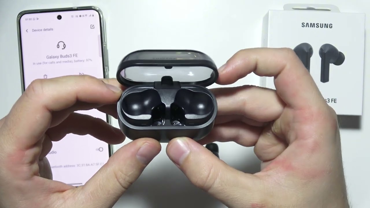 SAMSUNG Galaxy Buds 3 FE: Why Case is Blinking Red?