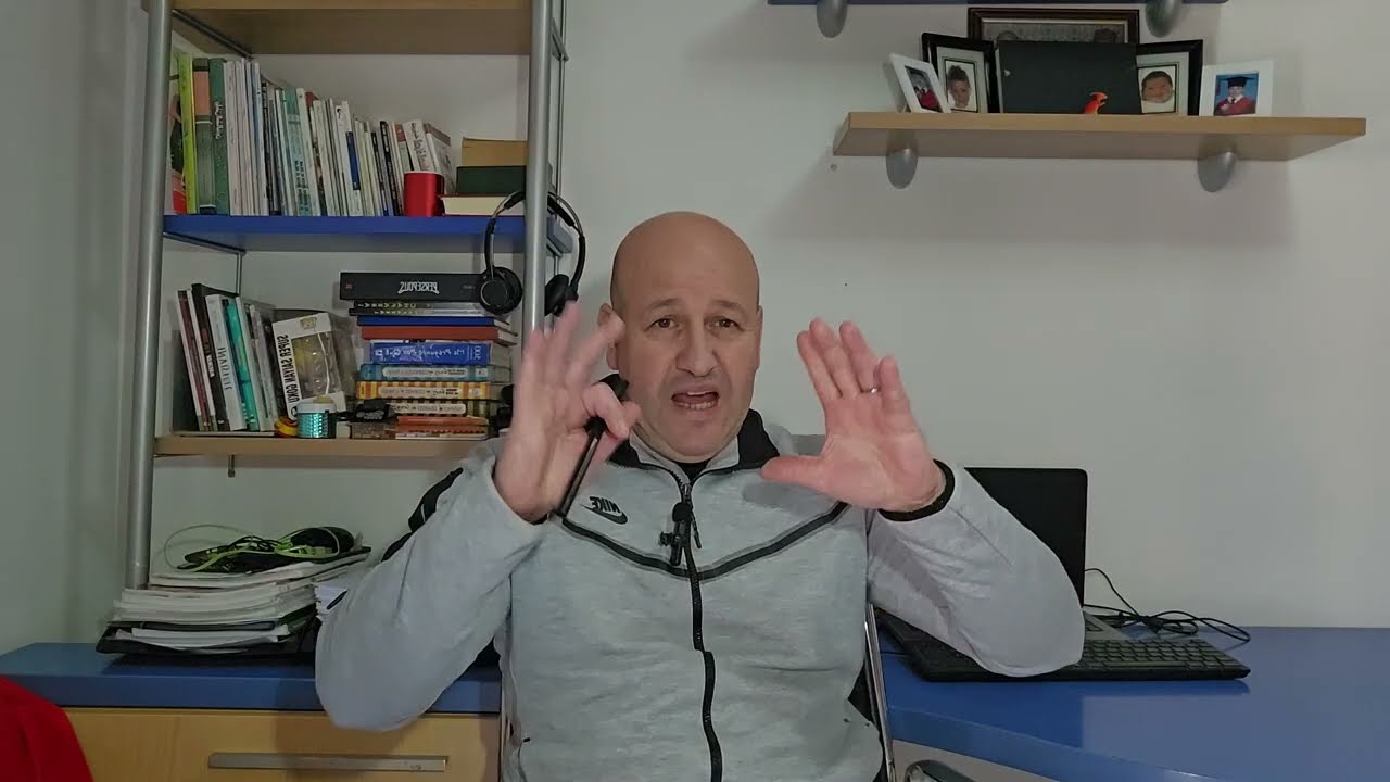 صاحب القناة المليونية ٠٠ الرسول خط أحمر  كل شيء ممكن إلا الرسول 😡😡😡