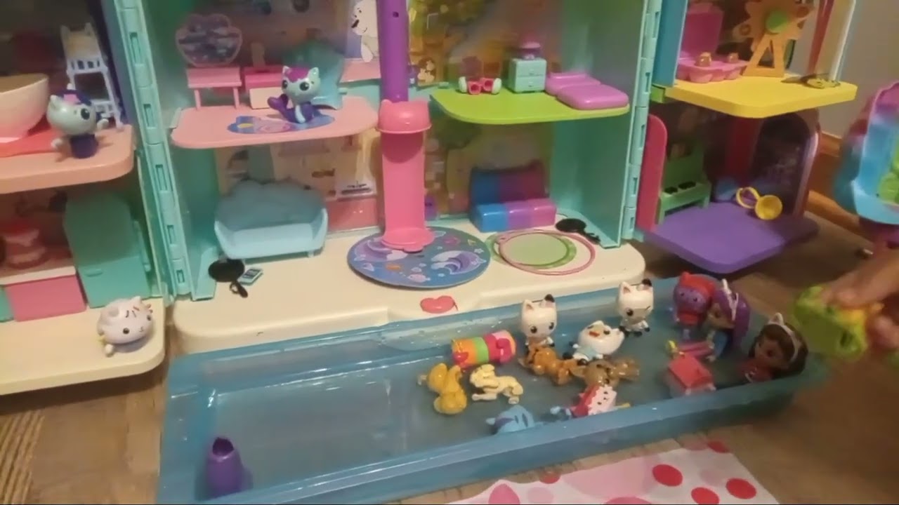 Gabby's Dollhouse Pool Party
