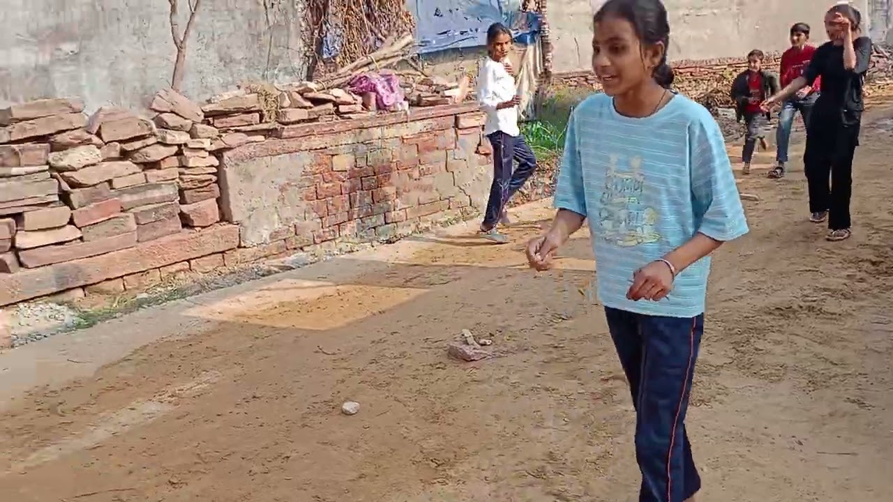 बच्चों के साथ सतोलिया का खेल मजा आ गया 