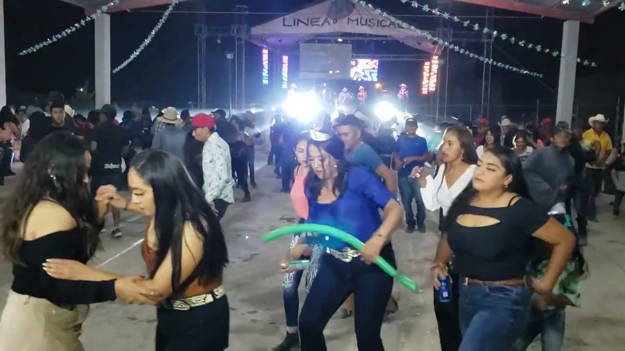 Se puso bueno el ambiente aya por Santa Gertudis Dr.Arroyo N.L Popurri de Huapangos