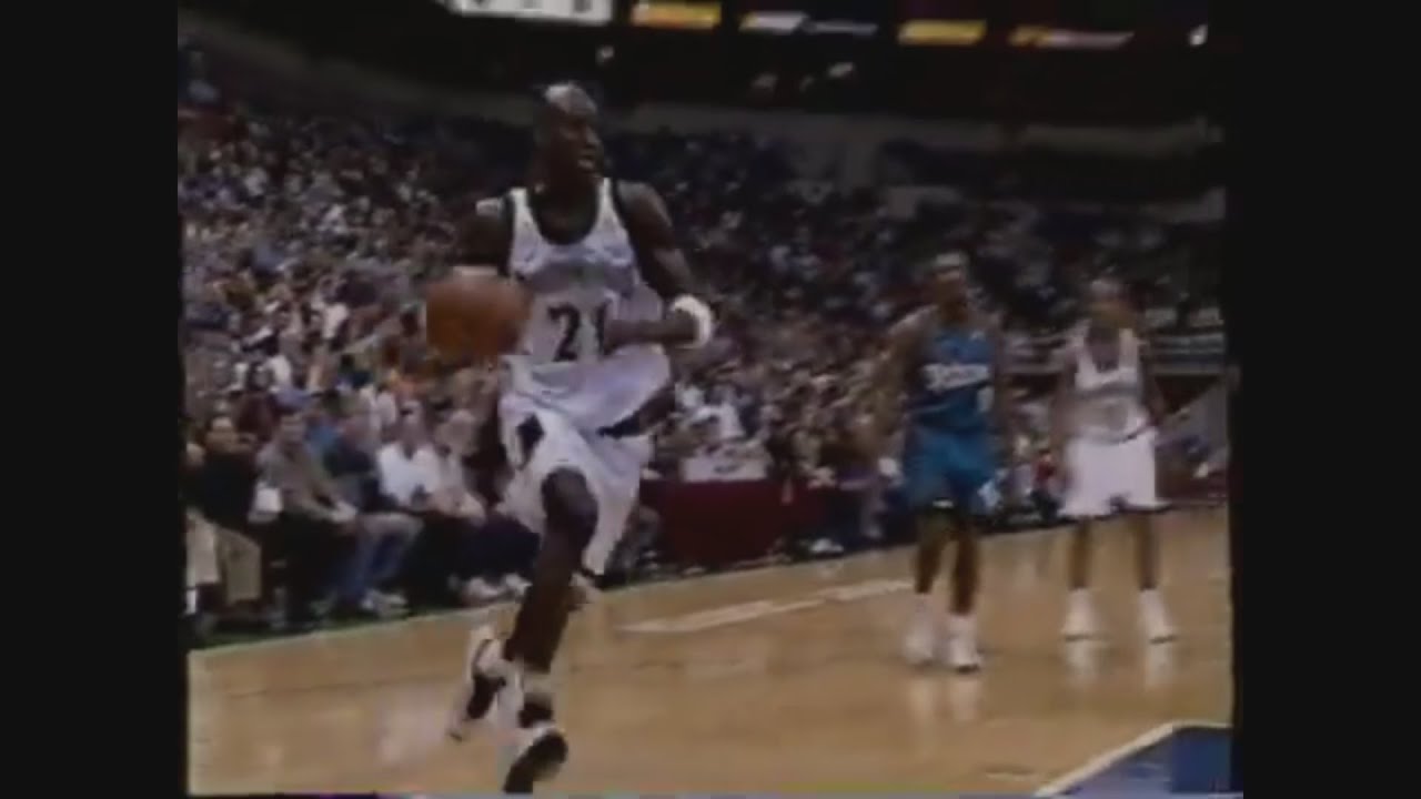 Kevin Garnett 26 Points 7 Ast Vs. Pistons, 1997-98. Game-Winner!