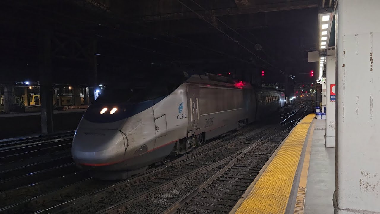 An Unedited Hour of Rush Hour in New York Penn Station