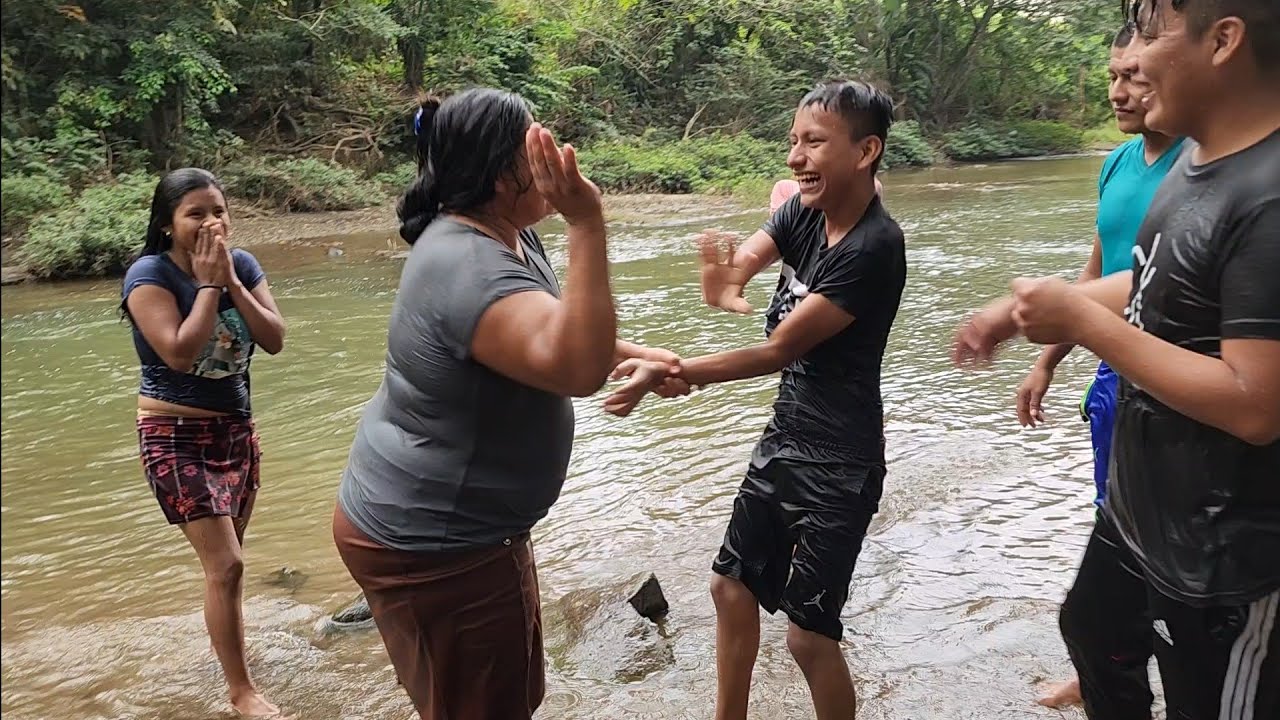 Santo Dios😱 KEVITO le hizo esta Grán BROMA a su Mamá, Que ella Lo agarró a Golpes😡 Que problemon😱