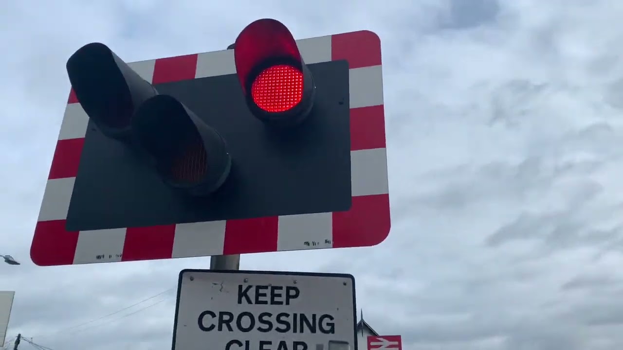 Liss Station level crossing 3/6