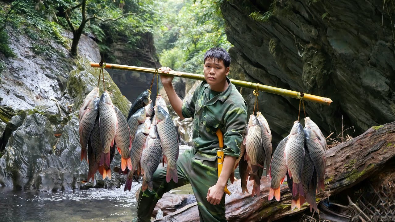 Survival in the wilderness, winter survival, changing the course of the river to catch fish