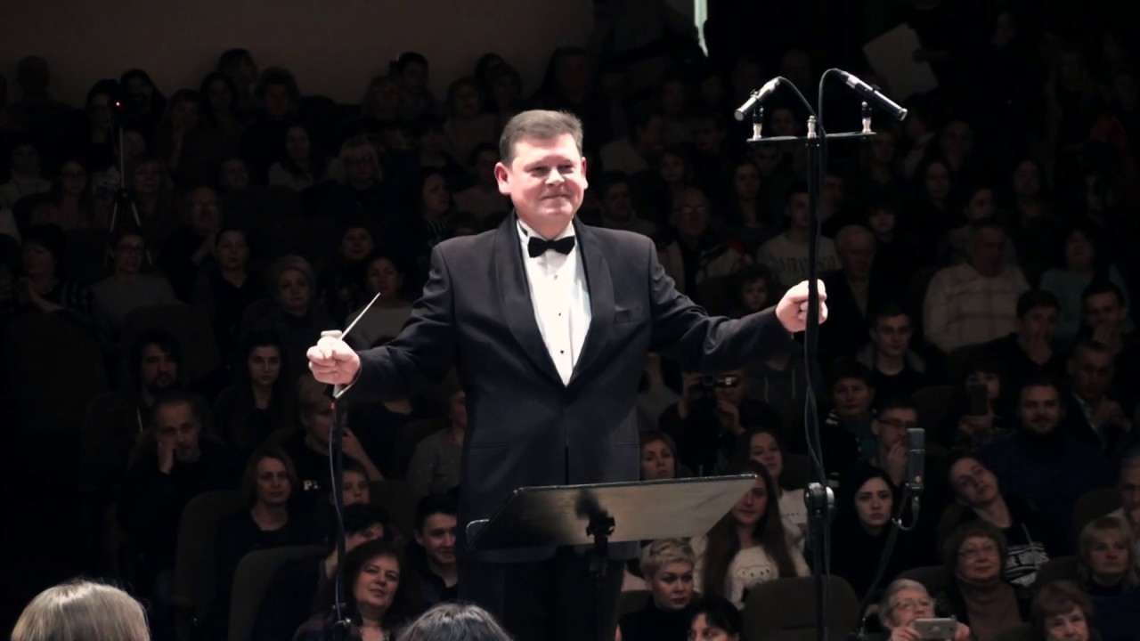 Leonard Bernstein - Overture to 