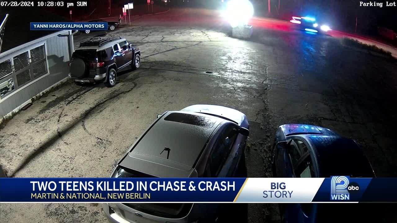 Two young women killed in Muskego police pursuit