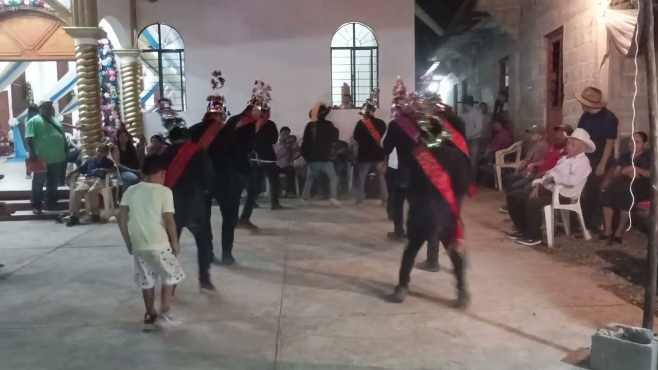 Danza Los xochitini San Miguel Arcángel de xiquila en santa María picula Tamazunchale slp